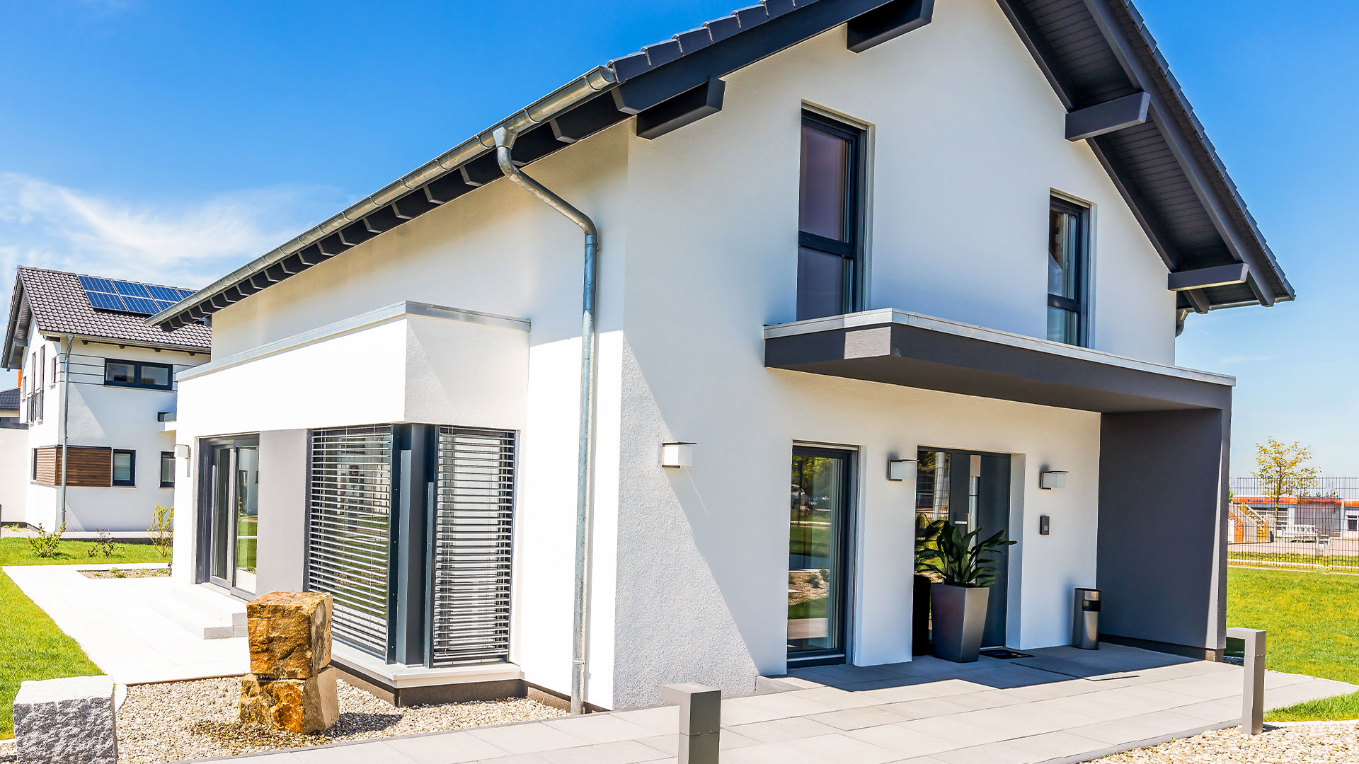Avantages de la maison avec étages extérieur jardin